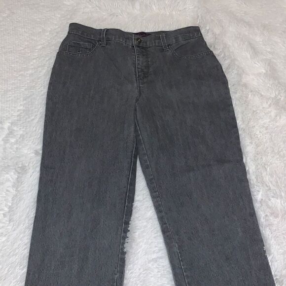 Gloria Vanderbilt Women's Classic Amanda High Rise Tapered Jean 8 Short - Picture 3 of 16